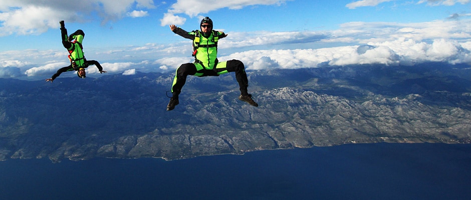Skydiving instructors free flying in Croatia