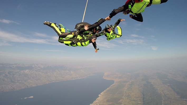 tandem skydiving